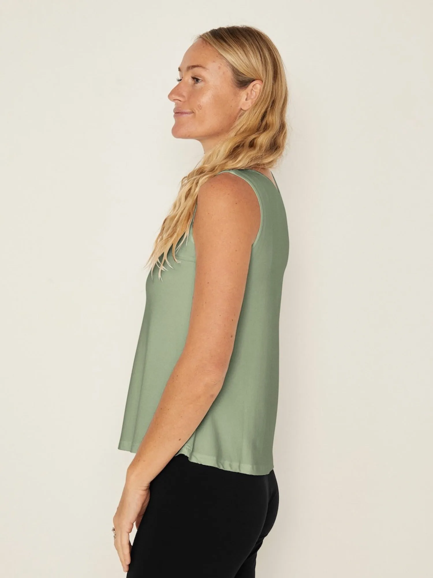 Bamboo Boat Neck Singlet - Eucalyptus