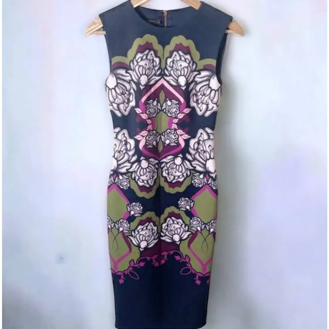 Ted Baker Navy Floral Surreal Tapestry Pencil Dress 8 US 3 Ted TV